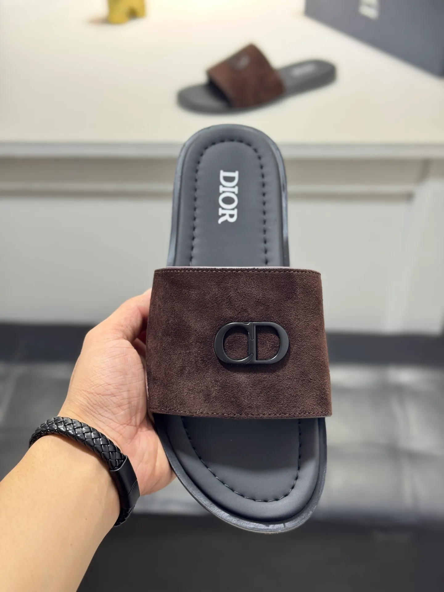 Men's men's shoes 💰320 [New style] 🦇🦇𝐂𝐡𝐫𝐢𝐬𝐭𝐢𝐚𝐧 𝐃𝐢𝐨𝐫 Dior slippers - the latest hot sandals, classic sandals, original replicas, super durable and versatile, cowhide leather with hardware accessories, very comfortable on the feet Look slim and white. Original molded outsole size: 38-44 (.45. Customized